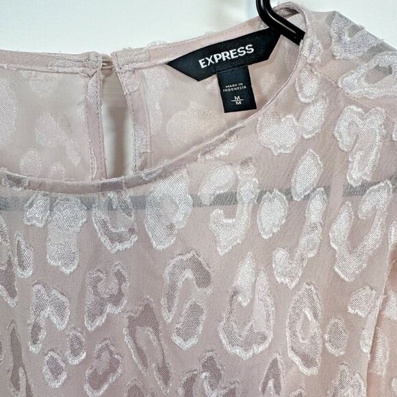 Express Women's Leopard Print Blouse In Color Peach / Pink Size M NWOT - Picture 7 of 7